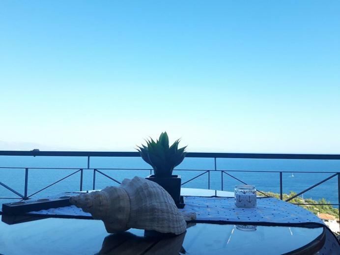 Sea And Sky Infinity Blue Apartment Gythio Esterno foto