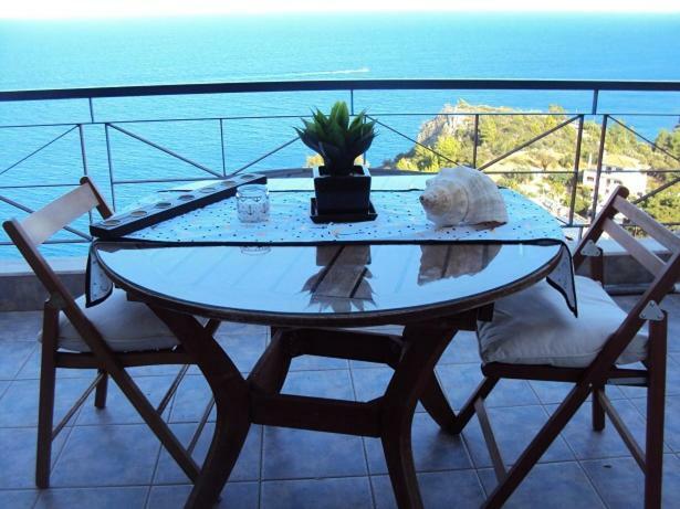 Sea And Sky Infinity Blue Apartment Gythio Esterno foto