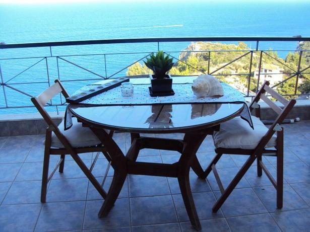 Sea And Sky Infinity Blue Apartment Gythio Esterno foto